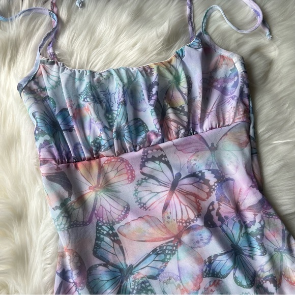 Caution to the Wind | Butterfly Dress - Picture 6 of 10